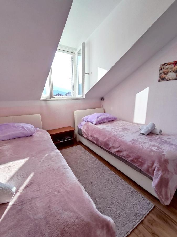 House Ina Ston Hotel Eksteriør billede